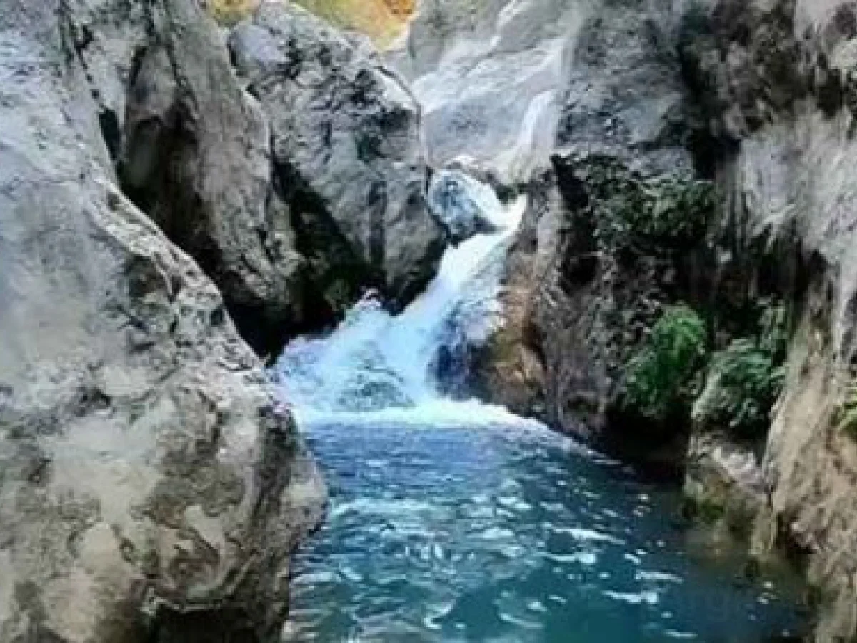 آبنوردی تنگه بکر